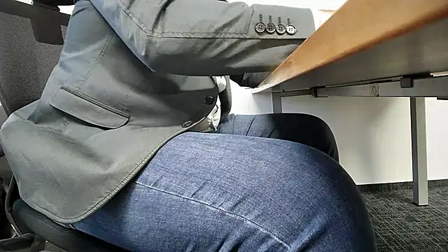 69bezfleku online show from January 31, 3:44 pm