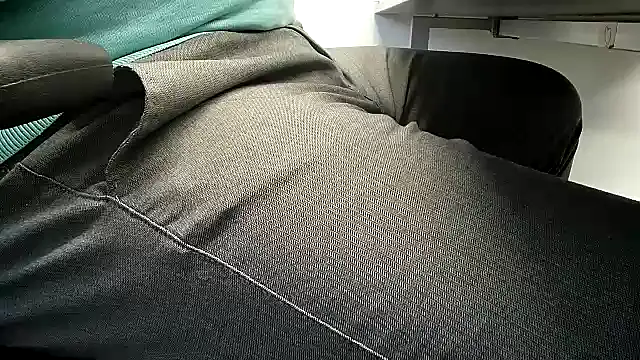 69bezfleku online show from December 3, 7:36 am