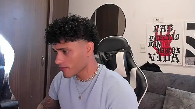 Alessandro Vanni online show from December 21, 3:42 pm