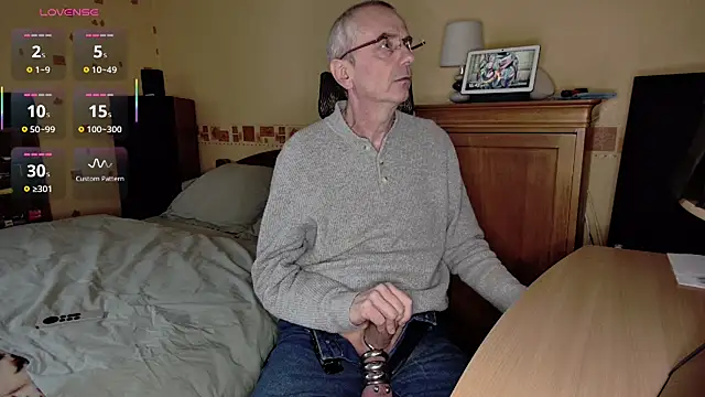 Snapshot of legaulois4691 chatting on March 12, 2:45 pm legaulois4691 online show from March 12, 2:45 pm