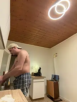 MvM58955050 online show from November 30, 10:12 pm