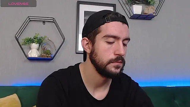 Dylan Best online show from December 15, 7:35 am