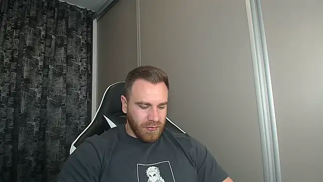 Thori92 online show from November 13, 6:45 pm