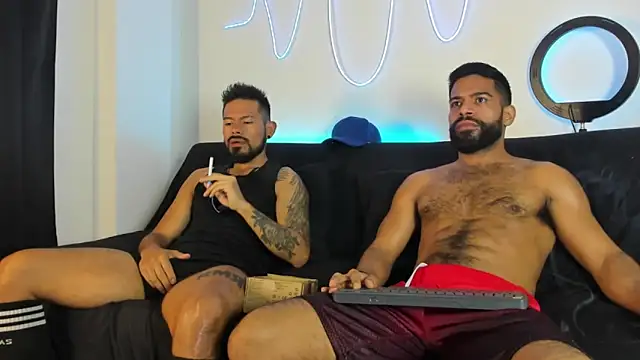 sweatyhairypig23 online show from May 3, 5:43 am