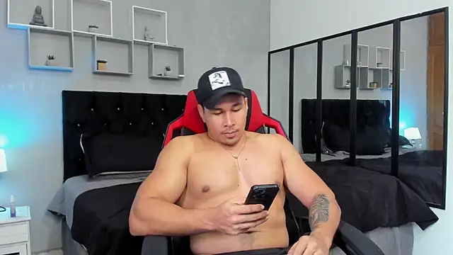 tyler hank01 online show from February 3, 7:08 pm