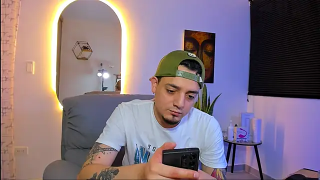 alejandro calderon1 online show from January 18, 3:41 am