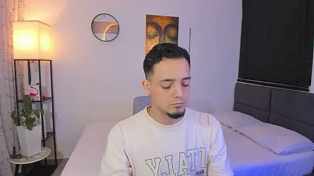 alejandro calderon1 online show from June 16, 4:48 am