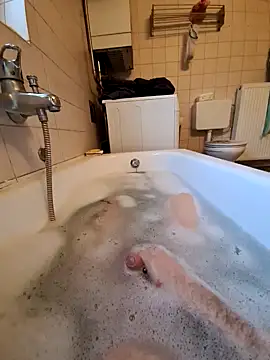 toeloverlive online show from December 12, 7:52 am