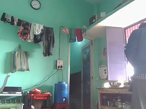 Desiboi4u online show from December 5, 2:40 am