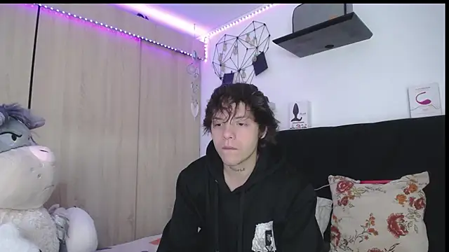 Santiago kiler online show from March 20, 1:59 pm