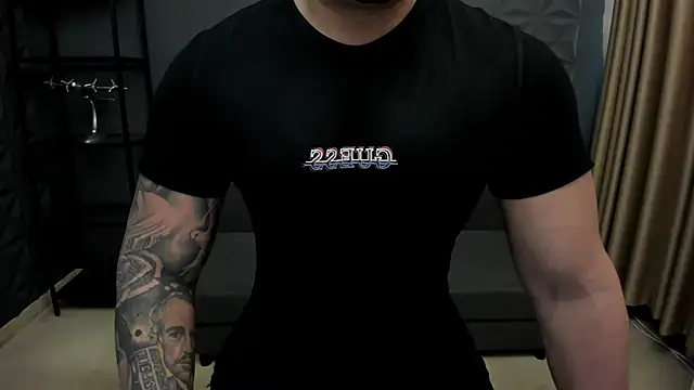 TonyWilcox online show from December 18, 6:32 am