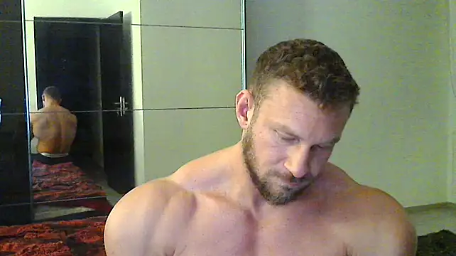 muscularkevin online show from December 25, 2:45 pm