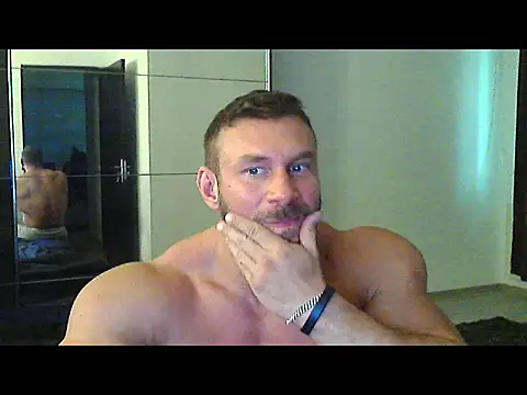 muscularkevin online show from September 30, 1:36 pm