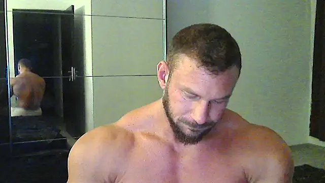 muscularkevin online show from September 12, 3:39 am