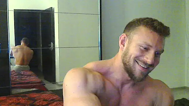 muscularkevin online show from December 21, 2:47 pm