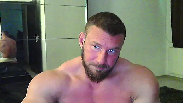 muscularkevin online show from March 20, 2:43 pm