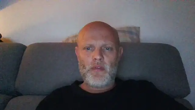 davigochi77bcn online show from December 18, 9:11 pm