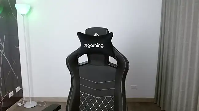 Snapshot of Dangerous-Men chatting on February 19, 4:34 am Dangerous-Men online show from February 19, 4:34 am