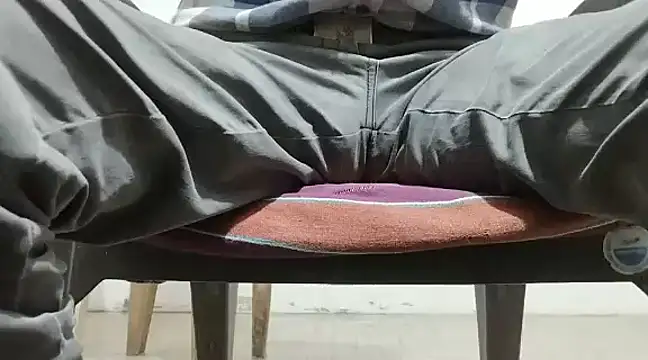 manan28 online show from December 8, 1:03 pm