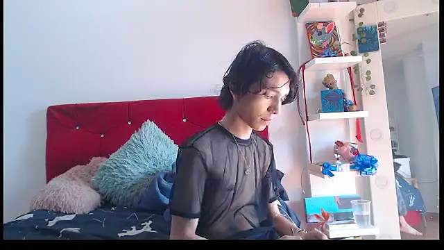 LAICK 01 online show from October 18, 7:19 pm