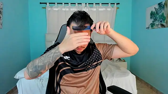 juan  jimenez online show from April 22, 8:35 pm