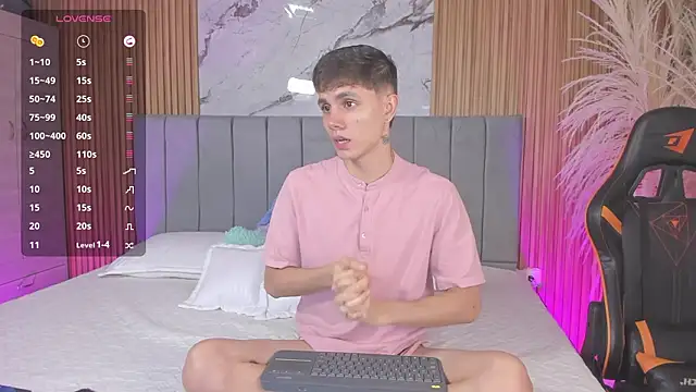 DustinLevine online show from February 19, 12:34 pm