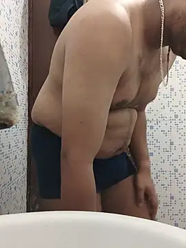 thebrownboi01 online show from June 3, 2:13 am