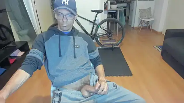 Snapshot of guachin_hunk chatting on September 11, 4:33 am guachin hunk online show from September 11, 4:33 am