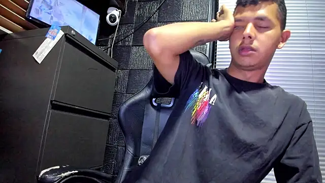 boy bigcock24cm online show from July 16, 11:45 pm