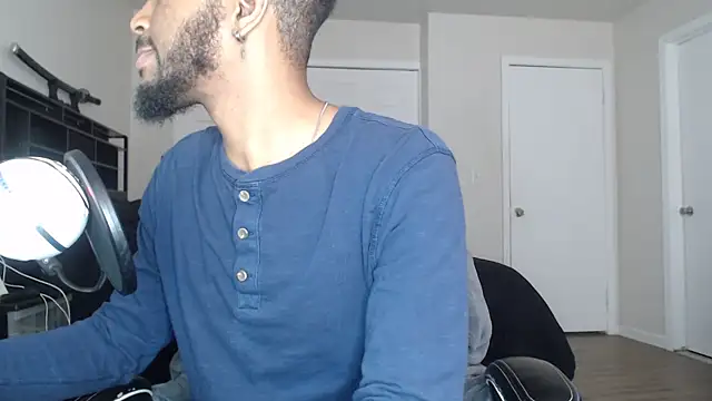 ChrisVacher online show from April 17, 7:05 pm