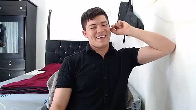 suckmydickbitch97 online show from September 19, 3:23 pm