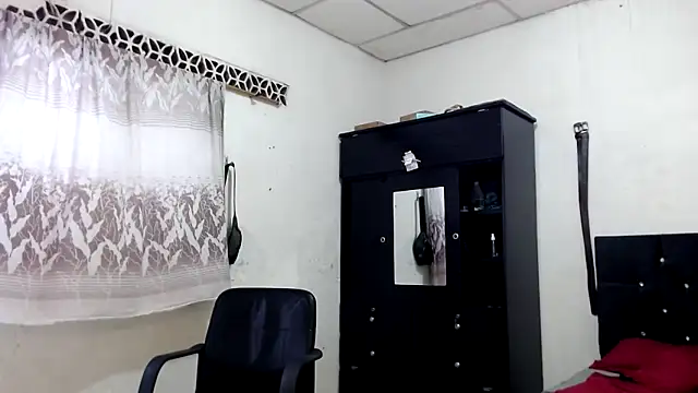 suckmydickbitch97 online show from March 6, 9:53 pm