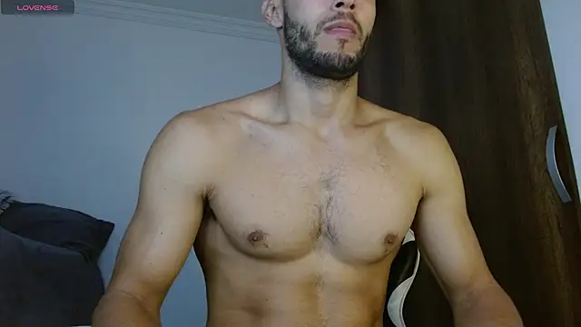 Noah jhonsonn online show from December 8, 4:18 pm