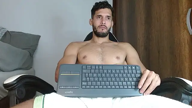 Noah jhonsonn online show from January 11, 5:18 pm