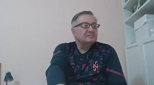 YOU6me online show from December 15, 4:15 pm