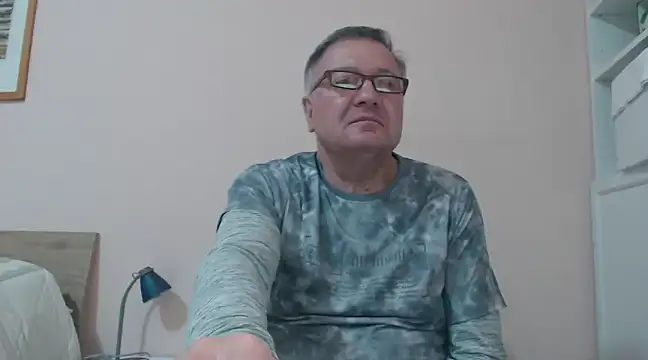 YOU6me online show from December 4, 4:38 pm