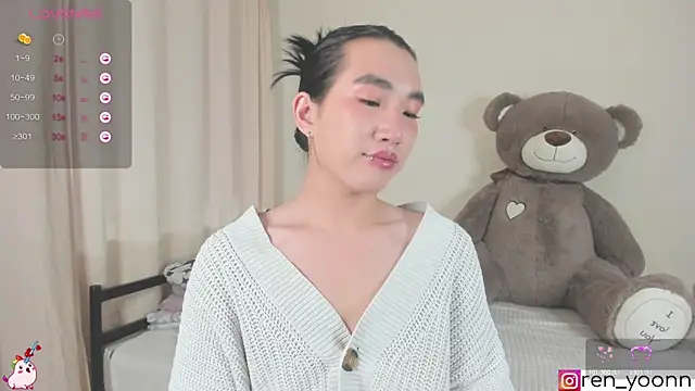 Snapshot of Ren_yoon chatting on October 4, 7:35 am Ren yoon online show from October 4, 7:35 am