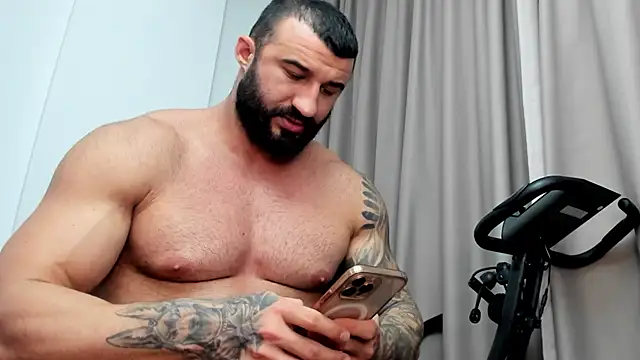 MuscleJohn online show from December 9, 10:05 pm