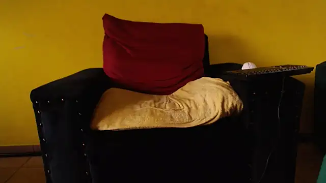 zuluboyxx online show from October 18, 6:51 am