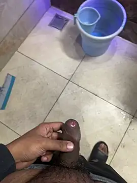 Snapshot of luciferdxm5 chatting on December 23, 6:22 am luciferdxm5 online show from December 23, 6:22 am