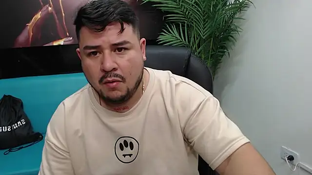 Snapshot of oso_dirty_ chatting on December 19, 5:50 pm oso dirty  online show from December 19, 5:50 pm