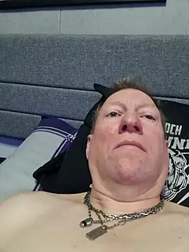 tomtom111111 online show from November 1, 1:04 pm