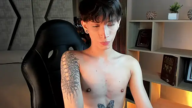 AndyWiilliams online show from April 5, 10:39 pm