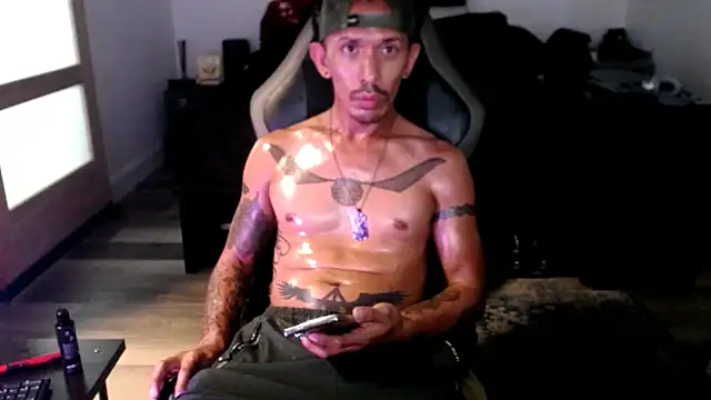 inc25cbxh online show from November 25, 10:12 pm