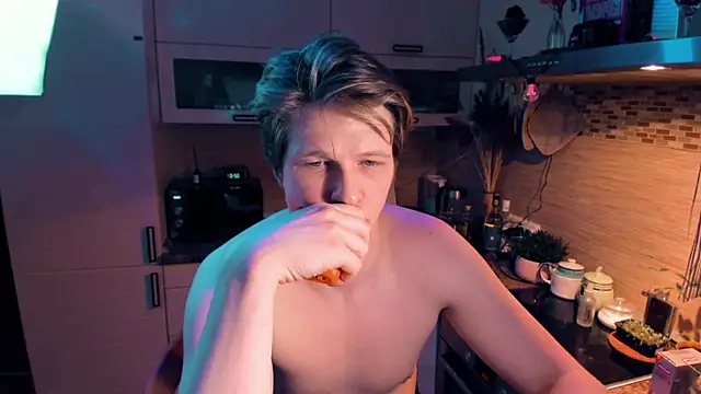 Breston Sweet online show from February 7, 11:03 pm