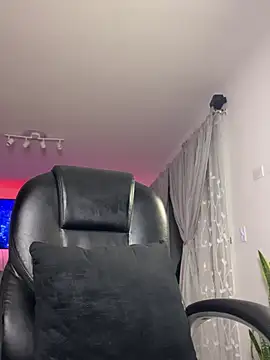 Frank Farrell online show from February 5, 6:42 am