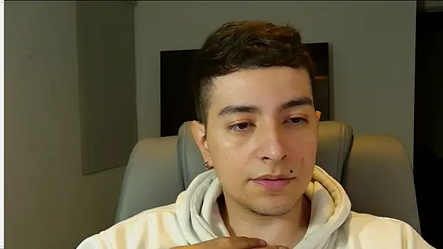 Jhoan saenz online show from October 6, 5:12 am