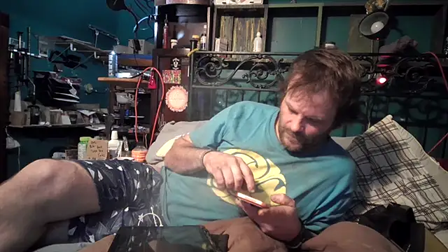 charactrzero online show from April 7, 4:56 am