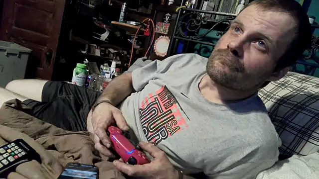 charactrzero online show from April 18, 2:57 am