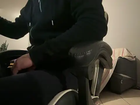 simoninside25 online show from December 15, 8:17 pm